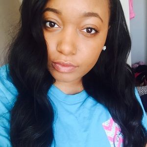 Meet your Posher, Mia